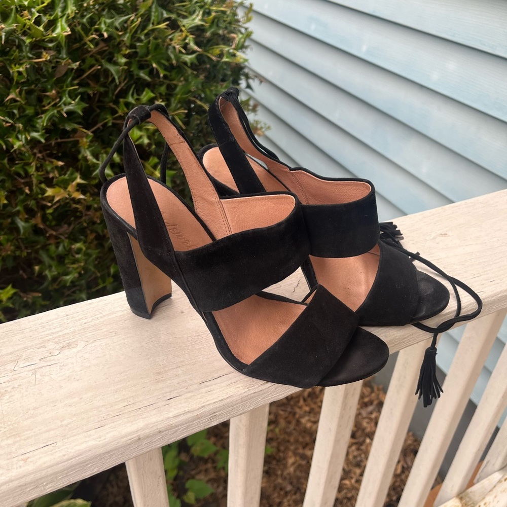 Madewell the Octavia Tassel Black Suede Black size 7